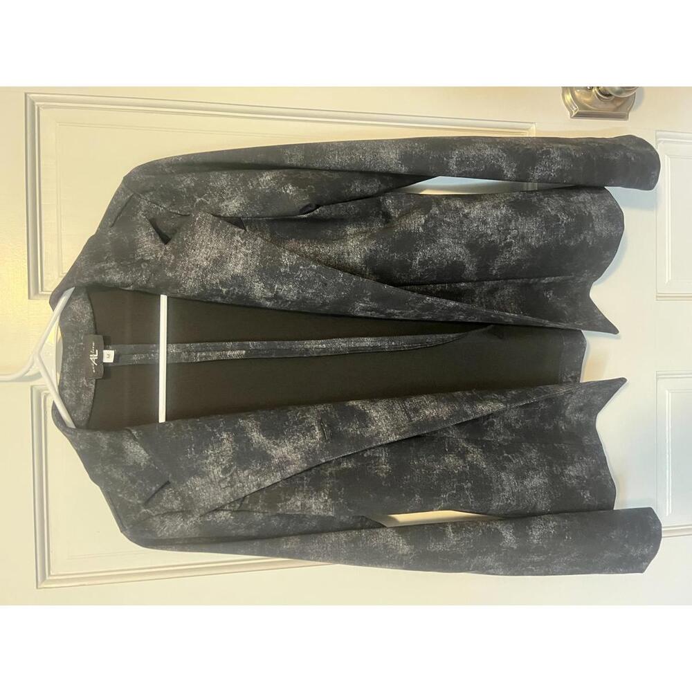 Andria Lieu Women's Medium Navy and Gray Patterned Blazer
